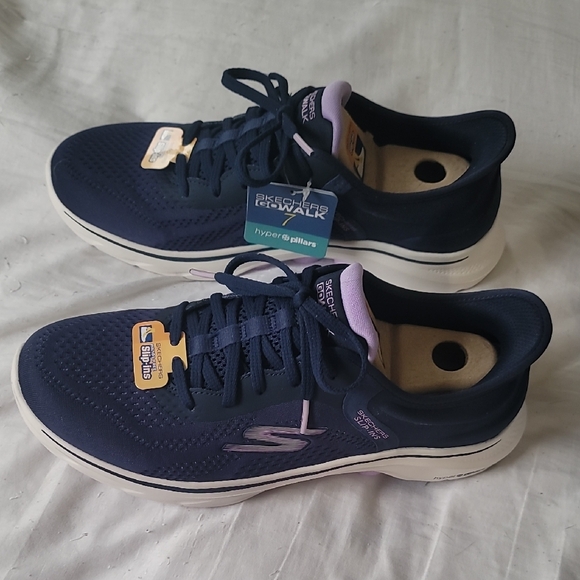 Skechers Navy and White Slip-Ins Size 10 - Picture 4 of 5